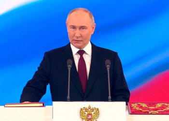 putin-pede-desculpas-por-queda-de-aviao-da-azerbaijan-airlines