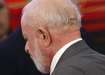 Lula vai passar por novo procedimento cirúrgico para bloquear fluxo de sangue em parte do cérebro