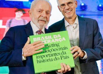 paulo-pimenta-anuncia-saida,-e-sidonio-palmeira-assumira-secom