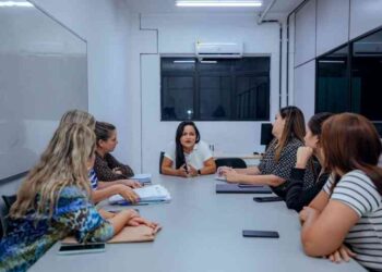 prefeita-debora-se-reune-com-gestores-da-saude-e-traca-acoes-prioritarias