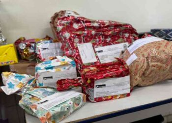 12-escolas-municipais-tiveram-criancas-contempladas-com-a-campanha-papai-noel-dos-correios