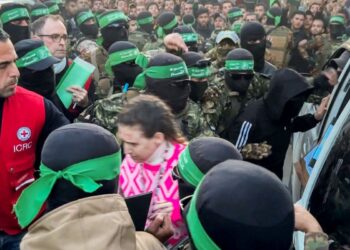 com-inicio-de-cessar-fogo,-hamas-liberta-primeiras-refens-em-gaza