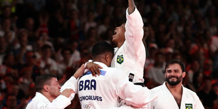 judo:-brasil-bate-eua-em-disputa-por-equipes,-1a-apos-bronze-em-paris