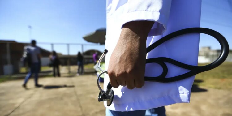 centro-oeste-lidera-preocupacao-com-saude:-41%-pedem-mais-atencao-do-governo-federal-a-area
