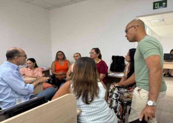 reuniao-debate-novos-caminhos-para-educacao-de-jovens-e-adultos-em-lauro-de-freitas