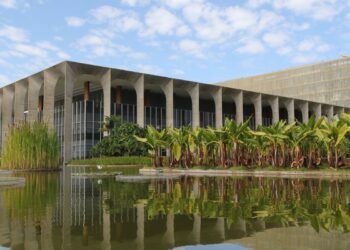 diplomata-dos-eua-e-chamado-ao-itamaraty-para-esclarecimentos