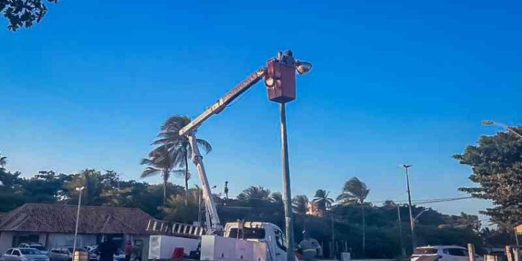 prefeitura-segue-com-servicos-de-manutencao-na-iluminacao-publica