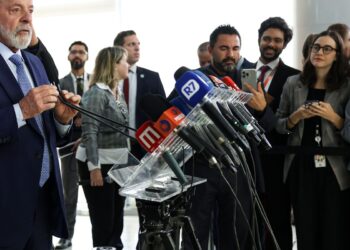 lula:-presidente-do-bc-nao-pode-dar-cavalo-de-pau-em-mar-revolto