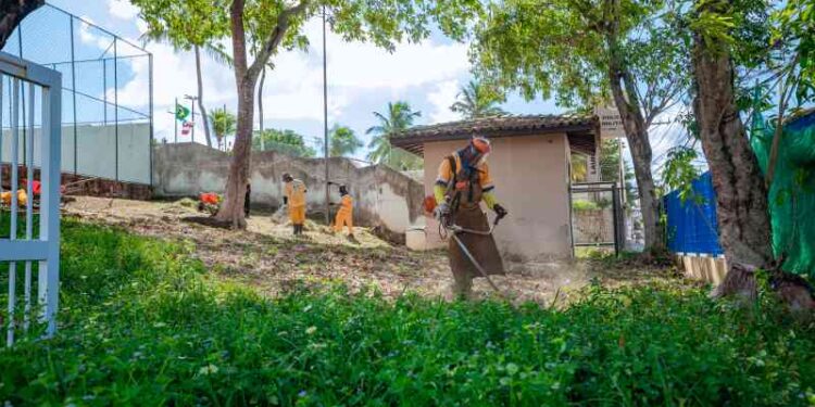 prefeitura-intensifica-servicos-de-limpeza-em-equipamentos-e-espacos-publicos