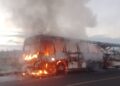 Homens armados incendeiam ônibus em Sussuarana
