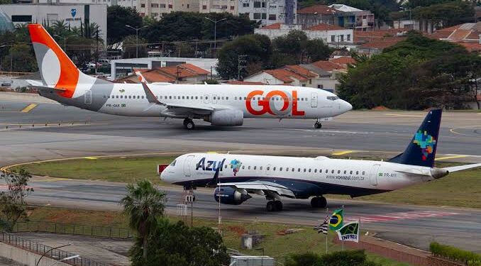 Azul e Gol iniciam negociações de fusão que pode dominar 60% do mercado aéreo brasileiro