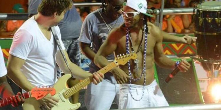 Ronaldinho Gaúcho comandara “O bloco do bruxo” no carnaval de Salvador