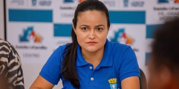 Débora Régis recusa aumento salarial e prioriza ajustes administrativos em Lauro de Freitas