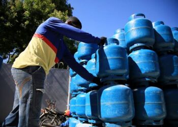 Gás de cozinha na Bahia terá novo aumento em fevereiro; reajuste pode chegar a R$ 8