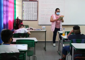 piso-salarial-dos-professores:-valor-ficou-definido-em-r$-4.867