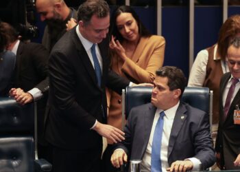 nova-mesa-diretora-do-senado-e-eleita-por-aclamacao