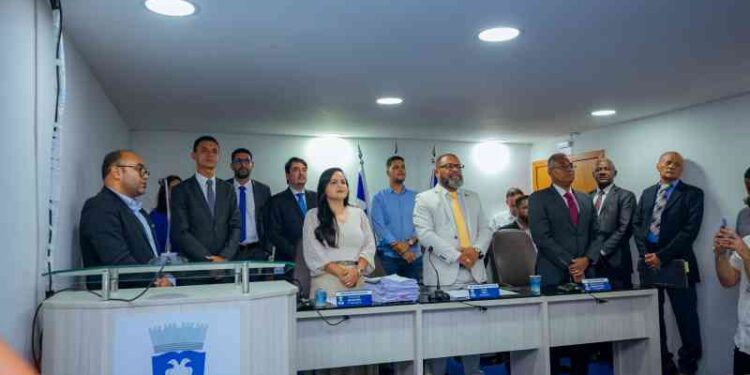 prefeita-debora-regis-participa-da-cerimonia-de-abertura-dos-trabalhos-legislativos-de-2025