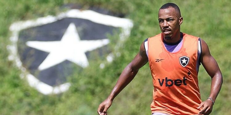 botafogo-x-nova-iguacu:-onde-assistir-e-provaveis-escalacoes-do-jogo-pelo-carioca-2025