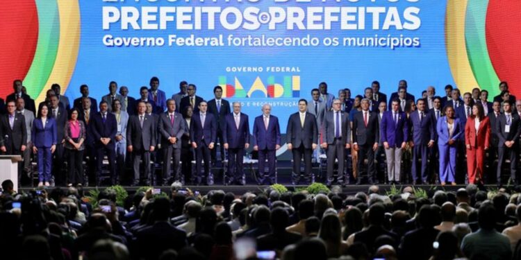novo-pac-selecoes-ganha-destaque-na-abertura-do-encontro-de-prefeitos-e-prefeitos,-em-brasilia