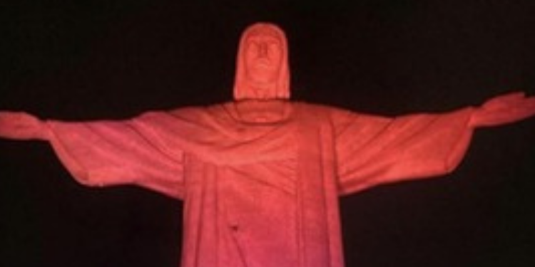 cristo-redentor-sera-iluminado-hoje-(11)-com-as-cores-do-dia-internet-segura