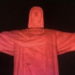 cristo-redentor-e-iluminado-com-as-cores-do-dia-internet-segura