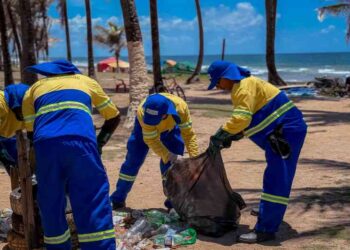 prefeitura-intensifica-servicos-de-limpeza-nas-praias