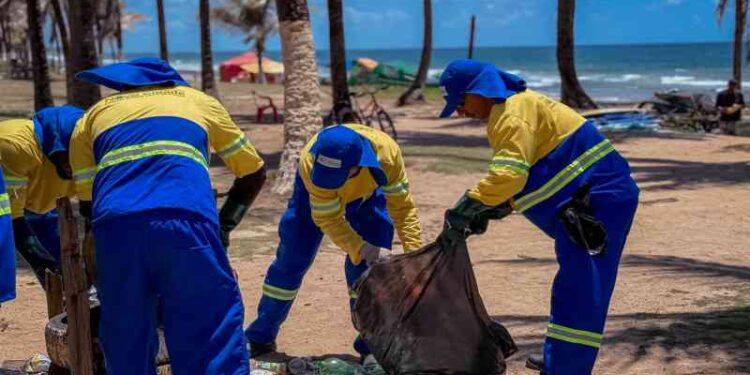 prefeitura-intensifica-servicos-de-limpeza-nas-praias
