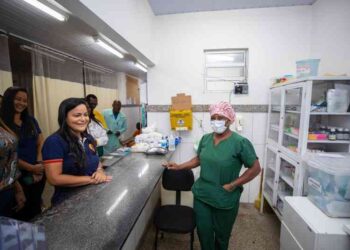 prefeita-debora-regis-inspeciona-avancos-nas-unidades-de-saude-da-itinga-e-areia-branca