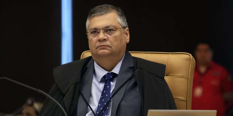 dino-manda-governo-apurar-regularidade-de-emendas-para-eventos