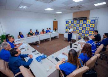 prefeita-debora-regis-e-secretariado-avaliam-50-dias-de-gestao,-durante-encontro