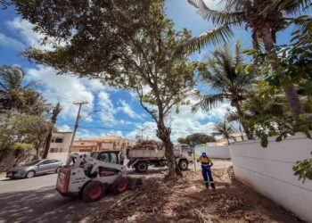 prefeitura-reforca-as-acoes-de-limpeza-com-mutirao-em-vilas-do-atlantico