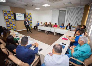 prefeita-participa-de-reuniao-estrategica-com-foco-no-equilibrio-fiscal-e-na-gestao-eficiente