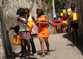 criancas-no-haiti-relatam-adesao-a-gangues-por-fome-e-medo,-diz-ong