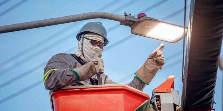prefeitura-inicia-requalificacao-de-iluminacao-publica-em-duas-importantes-vias-da-cidade