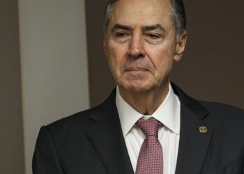 barroso:-narrativa-de-quem-apoiou-tentativa-de-golpe-nao-prevalecera