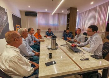 Reunião discute parcerias para transformar Lauro de Freitas em uma Cidade Inteligente