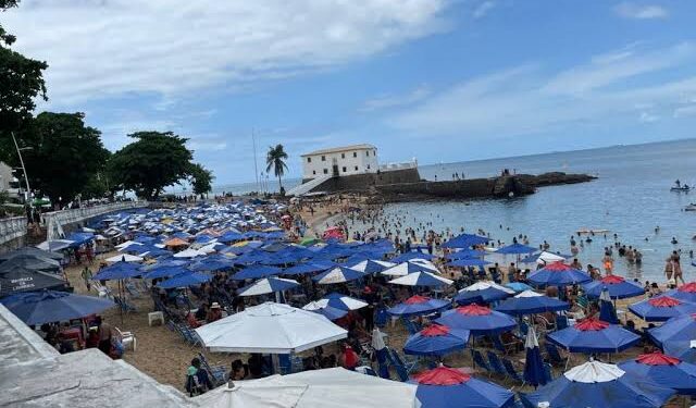 Projeto de Lei Propõe Proibição de Caixas de Som nas Praias de Salvador