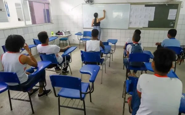 Estudantes da rede municipal de Lauro de Freitas retornam às aulas em 17 de fevereiro