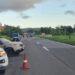 Ambulância pega fogo e motociclista morre em acidente na BR-324