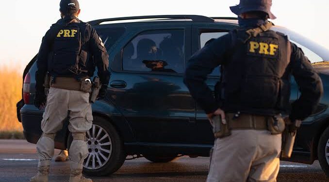 PRF prende na Bahia homem que devia R$ 40 mil de pensão alimentícia