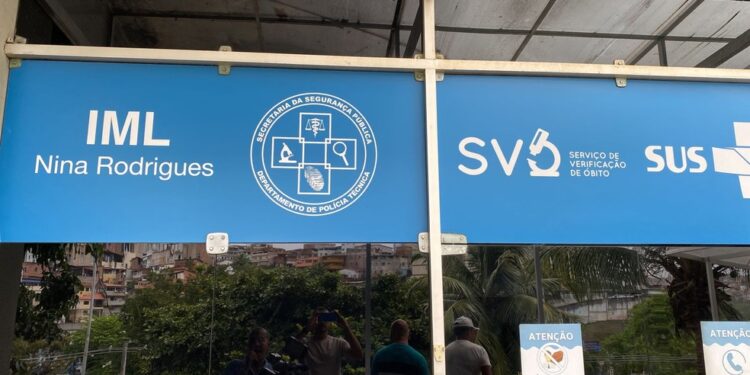 Mulher é morta a facadas pelo companheiro que é assassinado a tiros logo em seguida