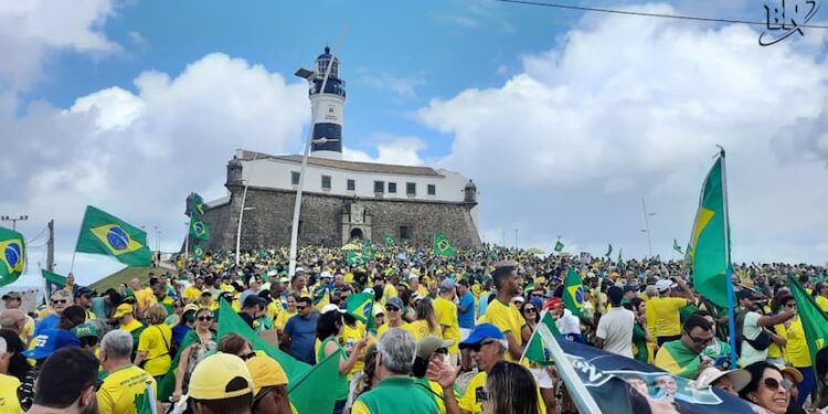 Bolsonaristas convocam ato no Farol da Barra para pedirem impeachment de Lula e anista ao 8/01