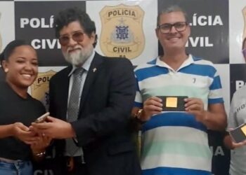 Polícia Civil devolve a proprietários 41 celulares roubados