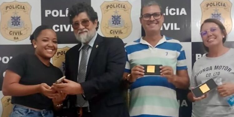 Polícia Civil devolve a proprietários 41 celulares roubados