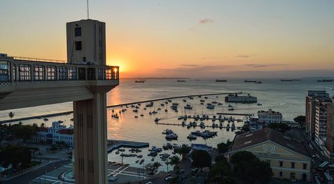 Com mudanças na tarifa, prefeitura inaugura Elevador Lacerda após 10 meses em obras