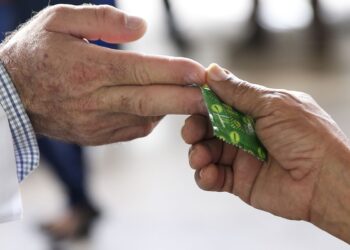 rio-distribui-preservativos-e-informacoes-sobre-ist/aids-no-carnaval