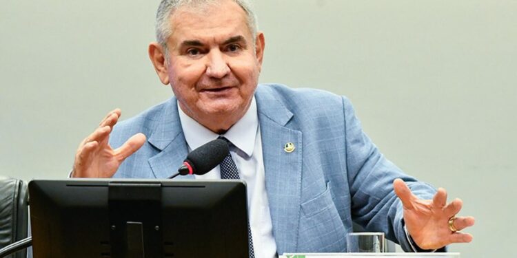 com-emendas-liberadas,-votacao-do-orcamento-deve-sair-em-17-de-marco,-preve-relator