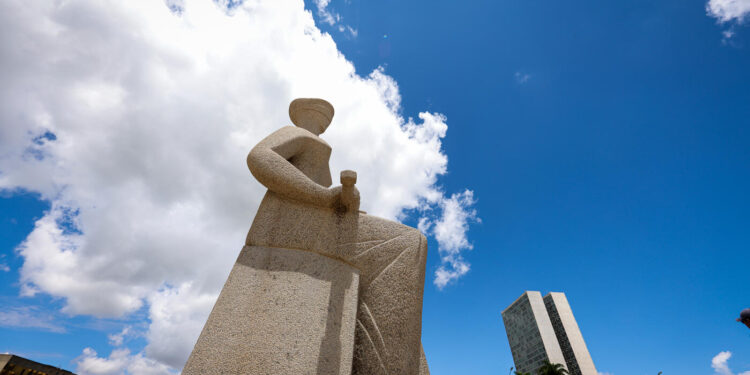 emendas-parlamentares:-stf-ja-formou-maioria-para-homologar-plano-aprovado-por-dino