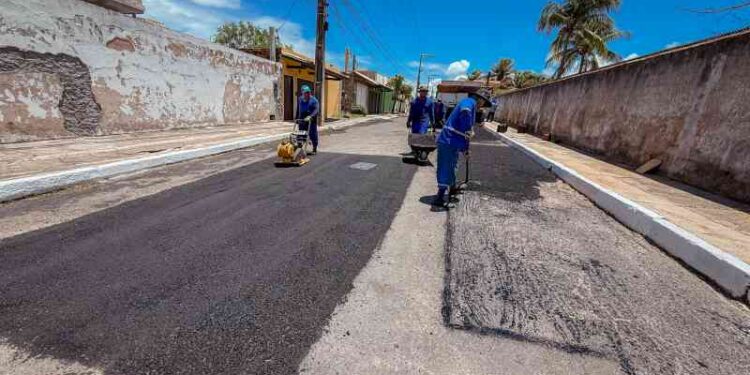 rua-dra-ligia-dantas-e-contemplada-com-servico-de-tapa-buraco