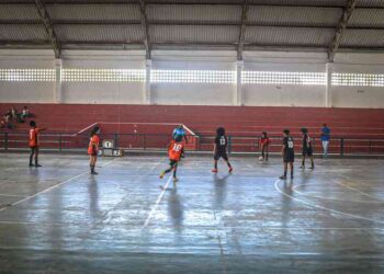 lauro-de-freitas-celebra-o-dia-internacional-da-mulher-com-torneio-feminino-de-futsal